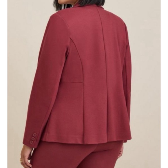 🆕 Chelsea Studio Luxe Ponte Blazer Jacket 0 L 12 NWT Torrid New Maroon - Picture 3 of 5